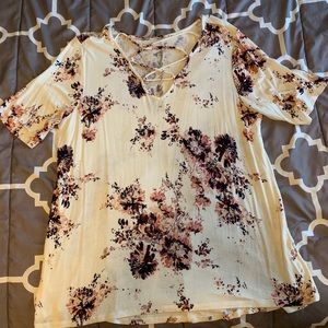 Lattice neck floral top